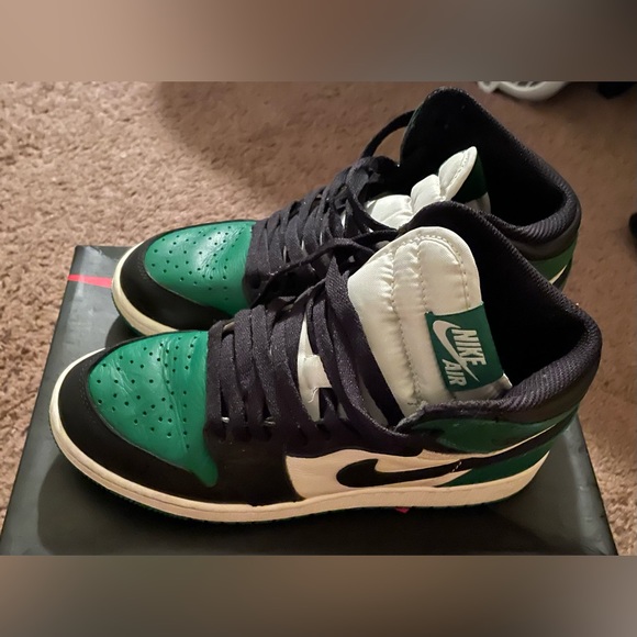 Air Jordan 1 Retro OG - Picture 4 of 6